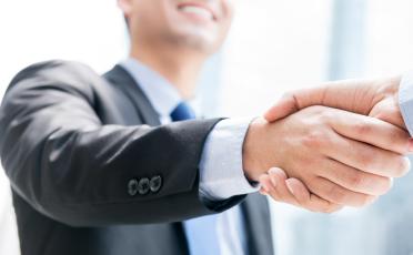 Partners TotalEnergies Handshake